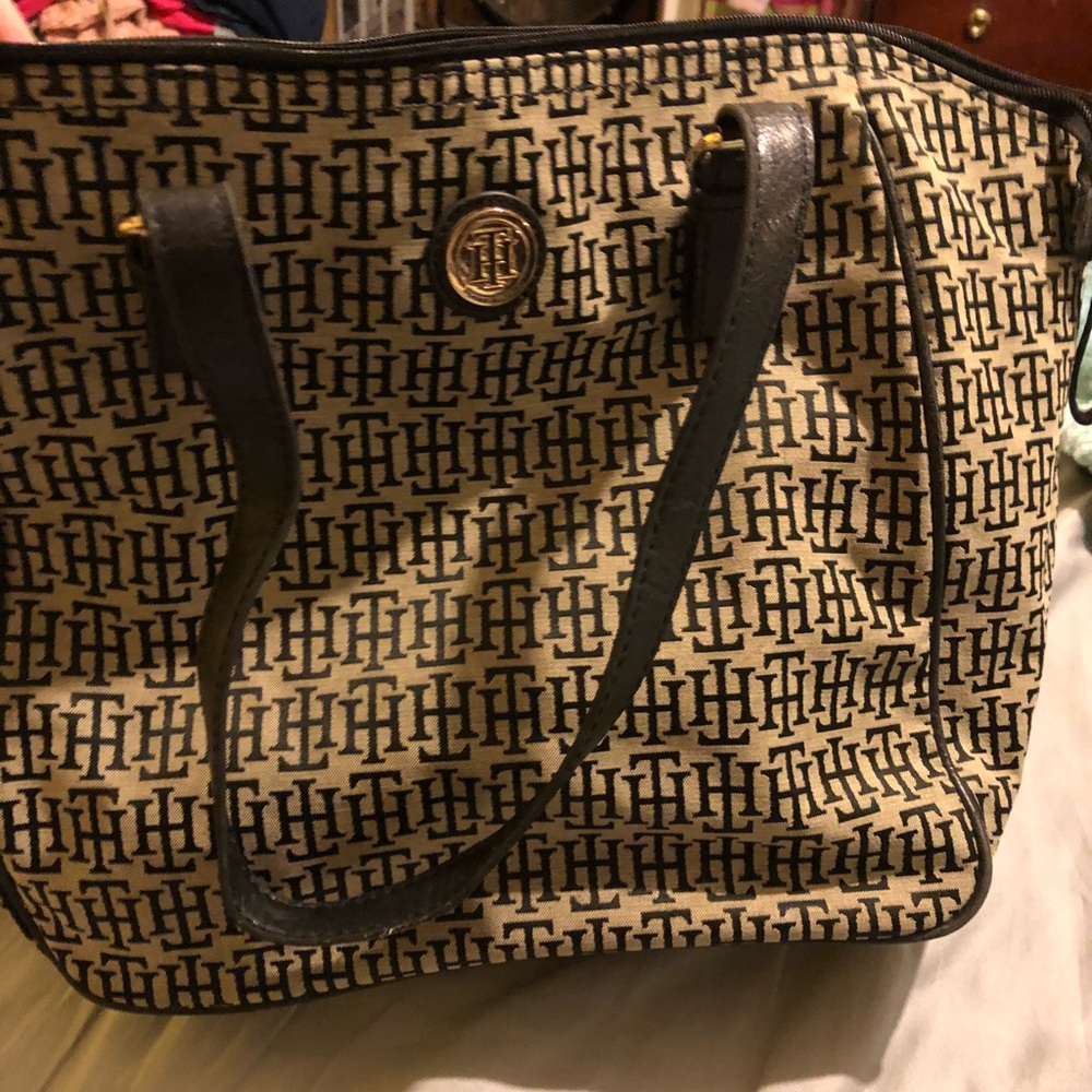 Tommy Hilfilger purse